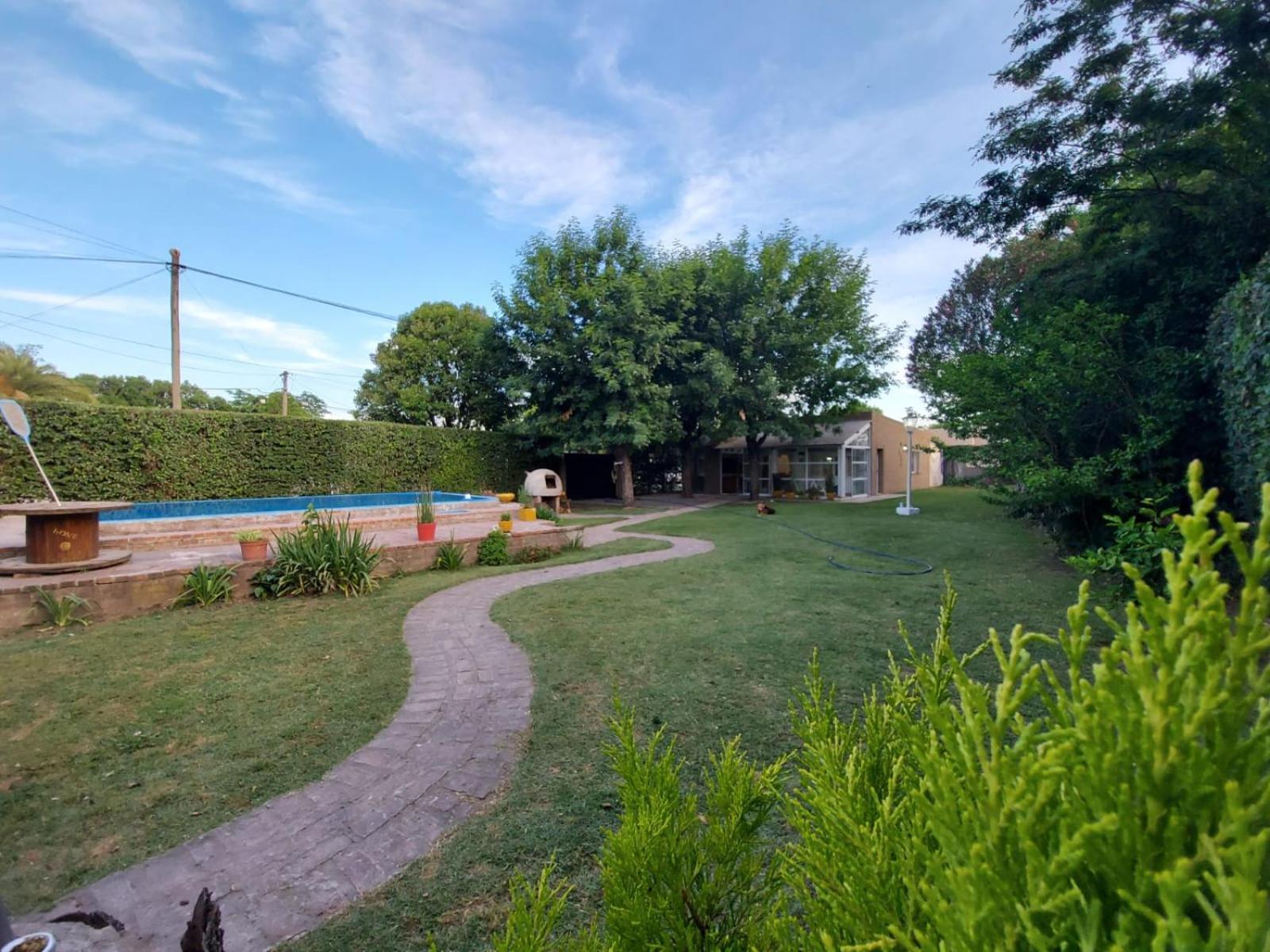 Quinta A Metros Del Parque Municipal Y La Antigua Pulperia Holiday home Mercedes (Buenos Aires)